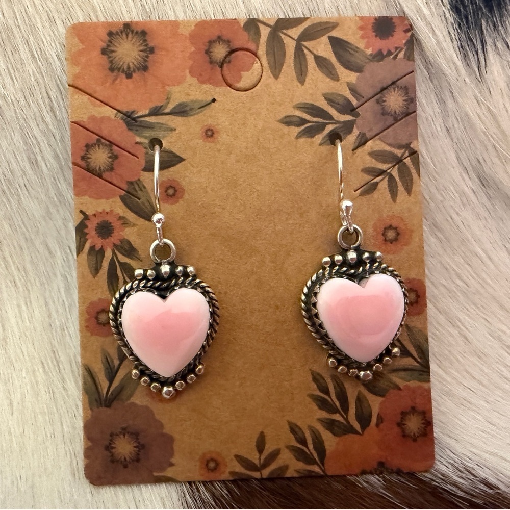 ❤️ Queen Pink Conch Navajo Style Heart Dangle Earrings Sterling Silver 7.7 Grams - Picture 6 of 11